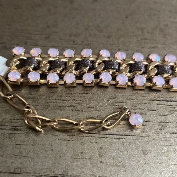 Pink stone bracelet 💕 - Picture 3 of 7